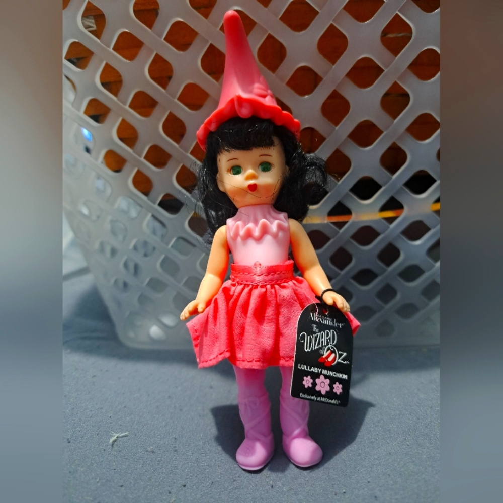 Lullaby Munchkin Doll - Pink